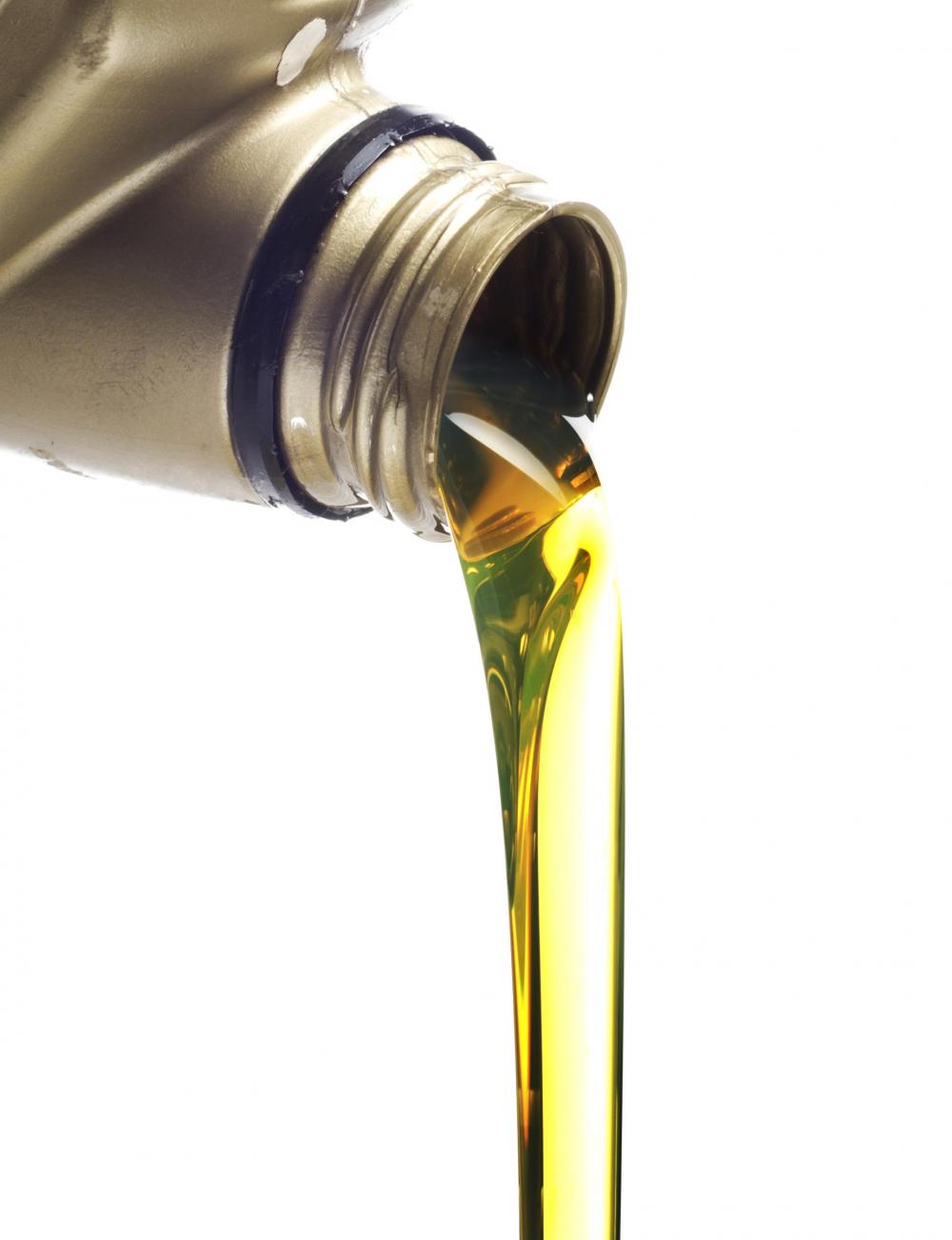 Fully Synthetic 5W-30 engine oil for air cooled and water cooled petrol truckmounts 2 litres